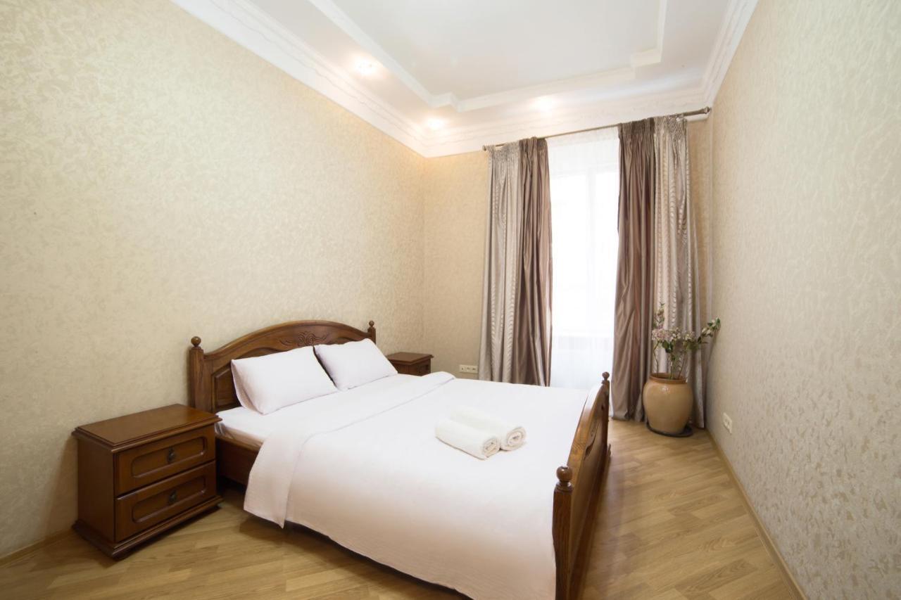 Apartment On Virmenska 3, With 2 Separate Bedrooms Liov Exterior foto